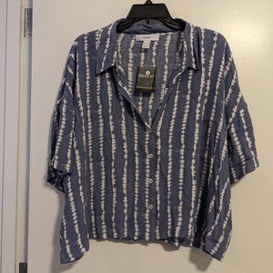 NWT Forever 21 Cropped Button 2X